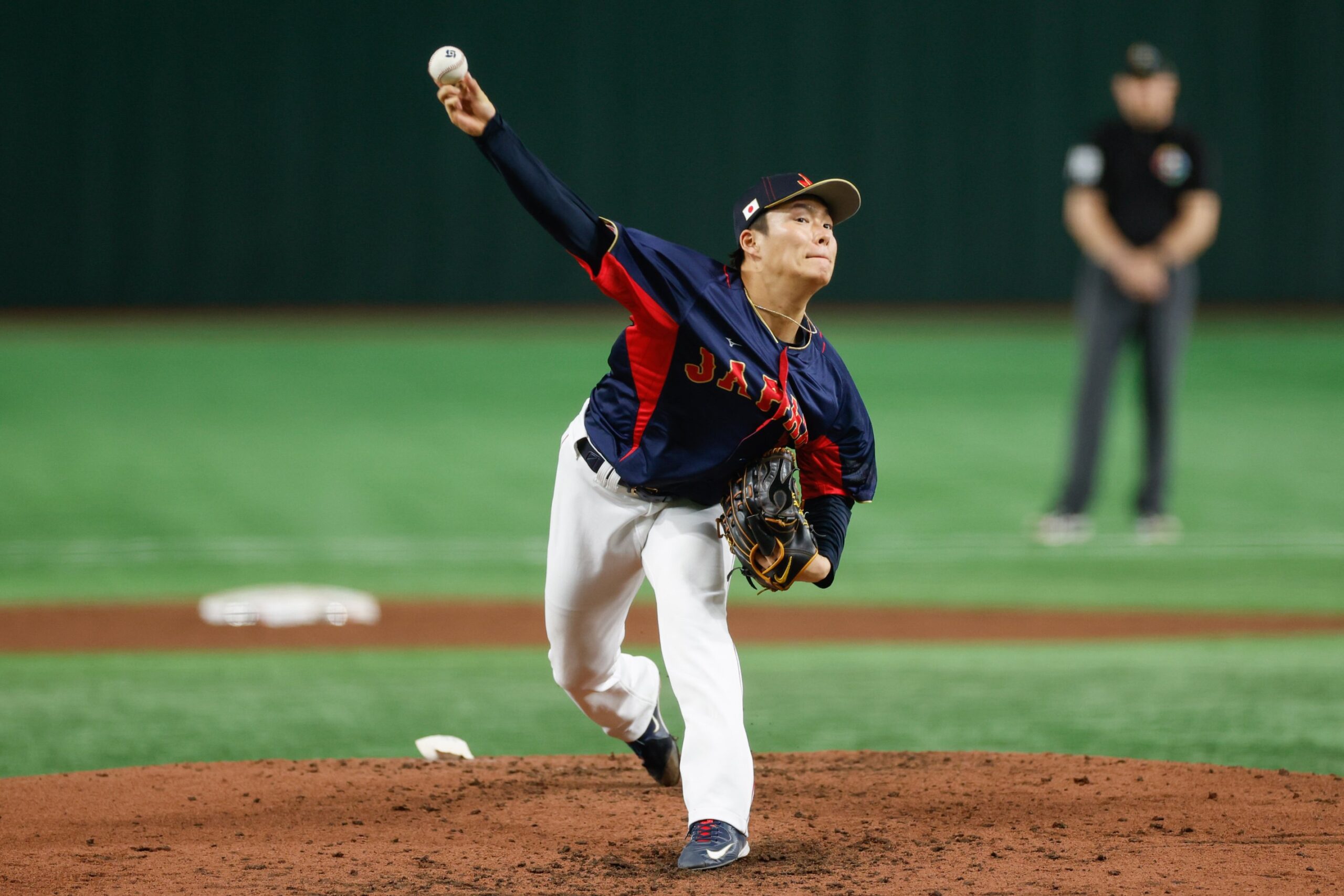 Yoshinobu Yamamoto pitches in the World Baseball Classic.